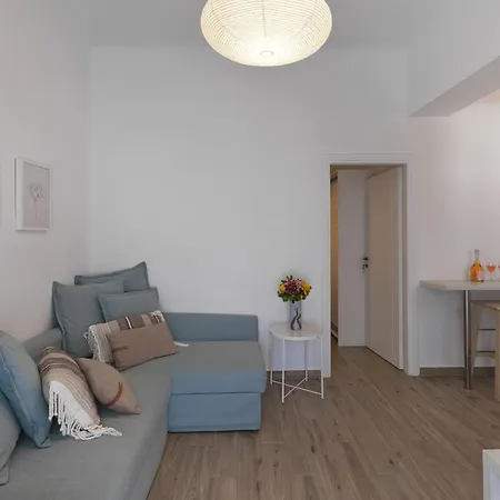 Beautiful Athenian With Terrace Apartment Athens